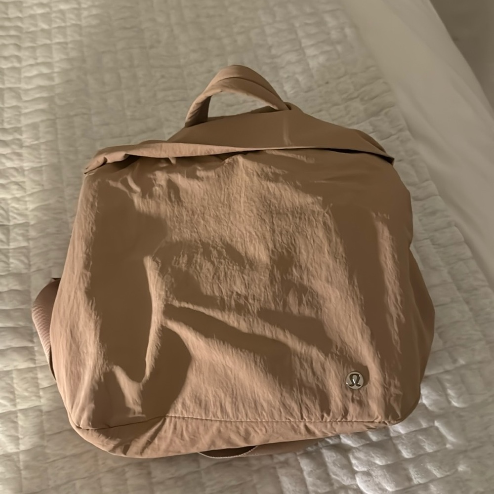 Lululemon Athletics tote